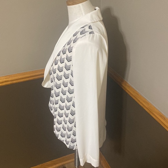Fate chevron print cream & black long sleeve blazer blouse size small - Picture 3 of 8